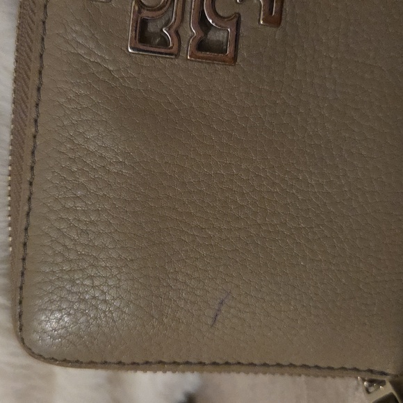 Tory Burch Beige Leather Zip Wallet - Picture 7 of 7